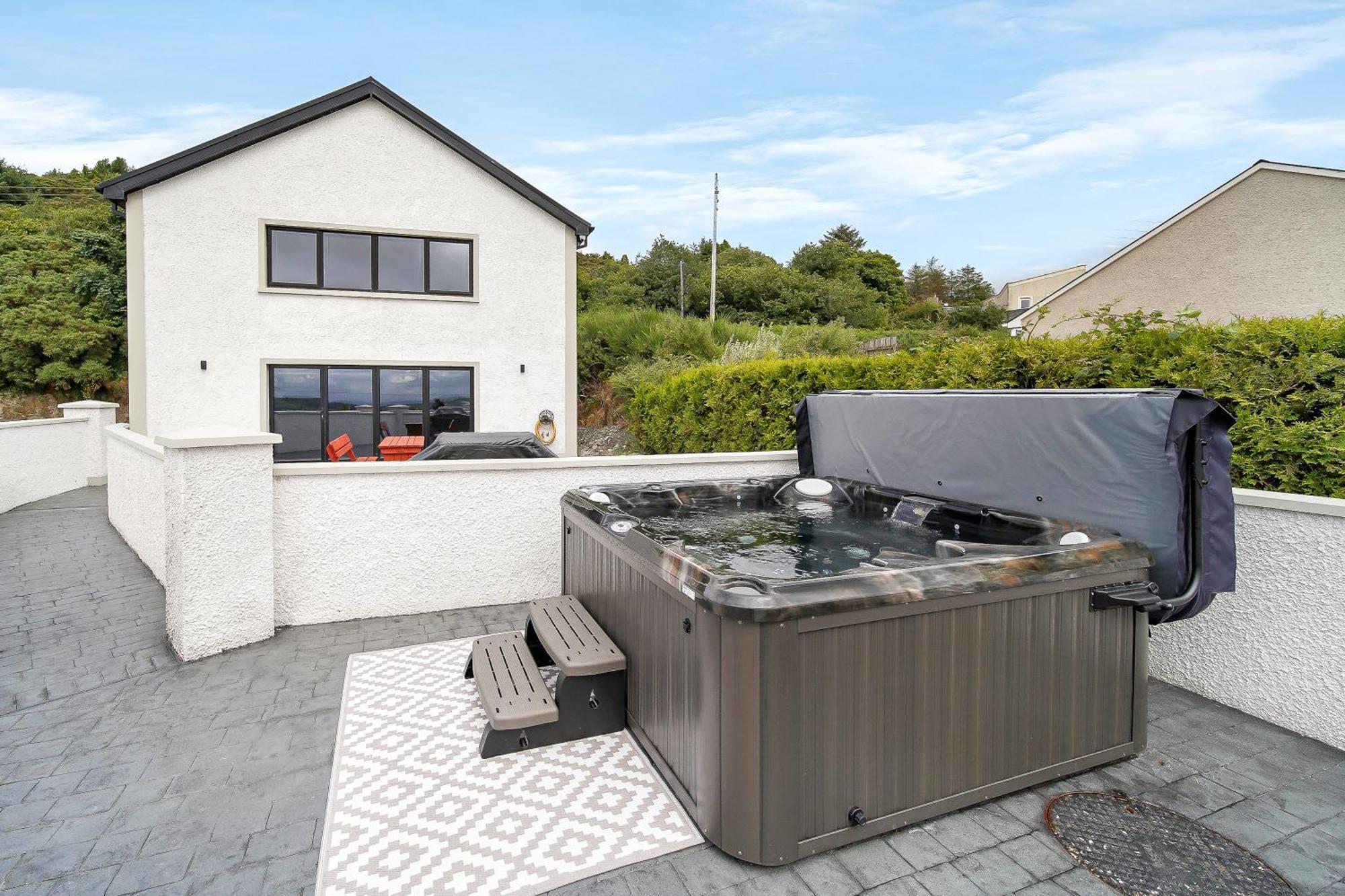 Seaview Lodge Apartment 'Sleeping 4 Guests' Rockstown Exterior photo