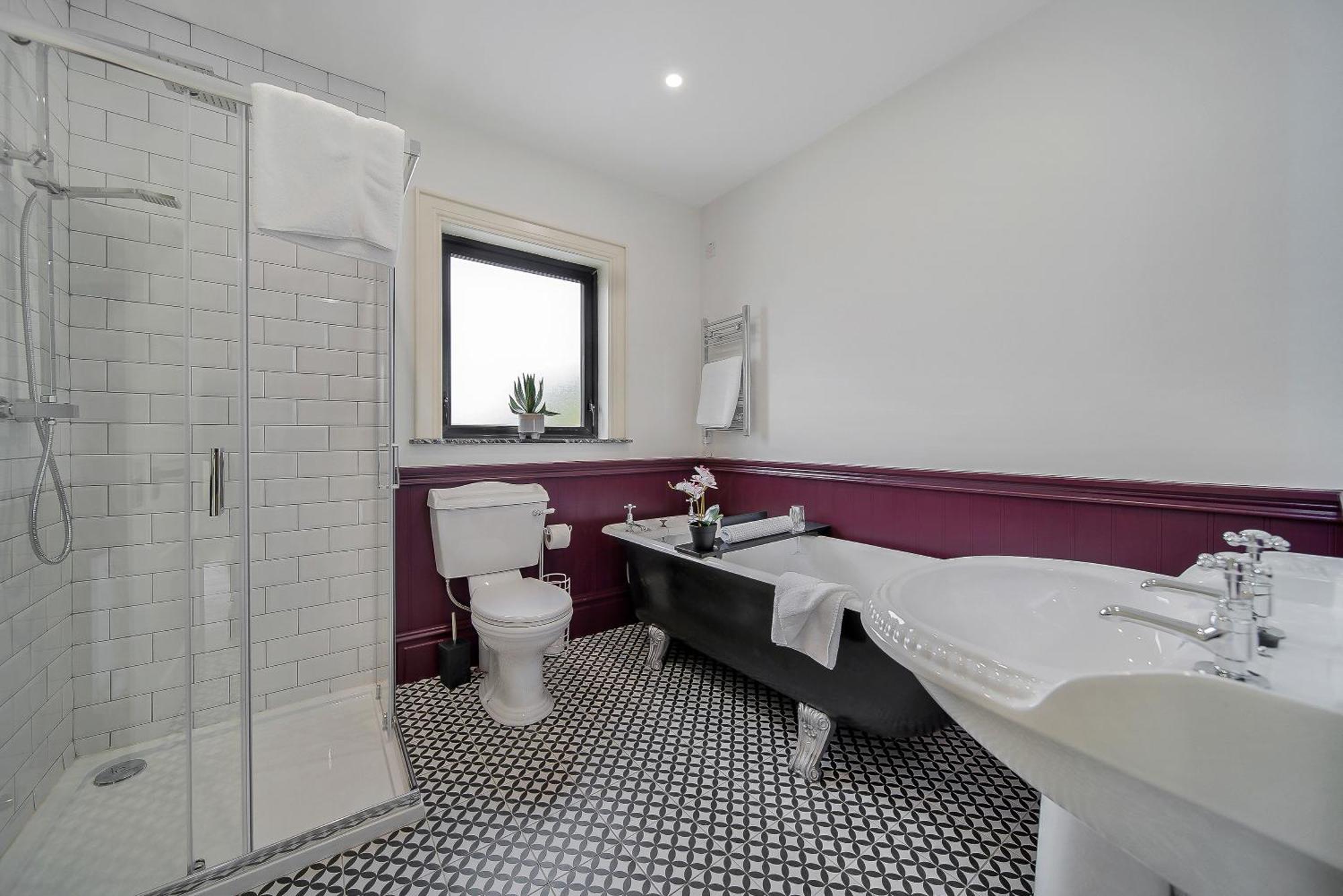 Seaview Lodge Apartment 'Sleeping 4 Guests' Rockstown Exterior photo