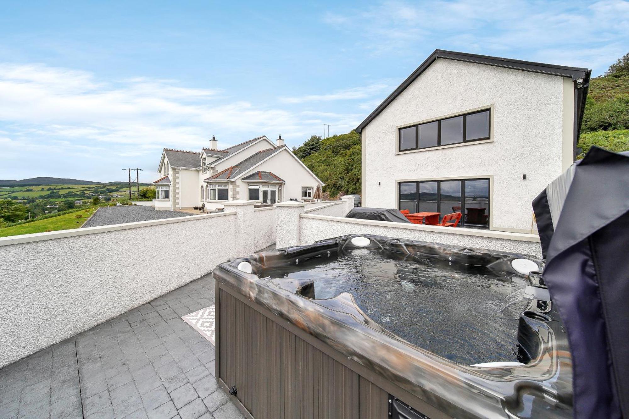 Seaview Lodge Apartment 'Sleeping 4 Guests' Rockstown Exterior photo